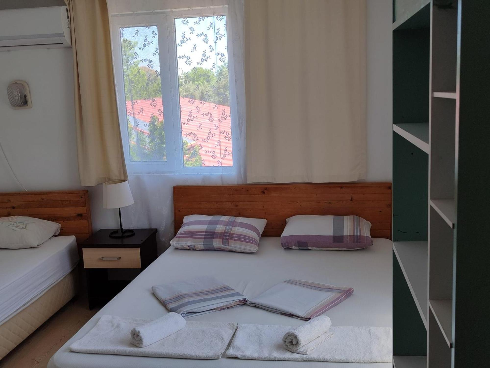 Flora Pansiyon Cirali Lejlighed Kemer Eksteriør billede